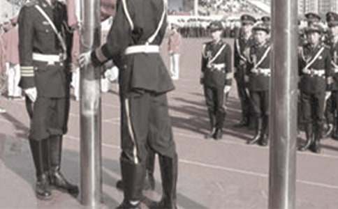 高中升国旗演讲稿格式