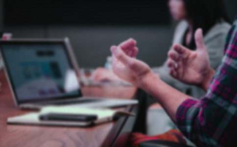 用礼仪打造职场