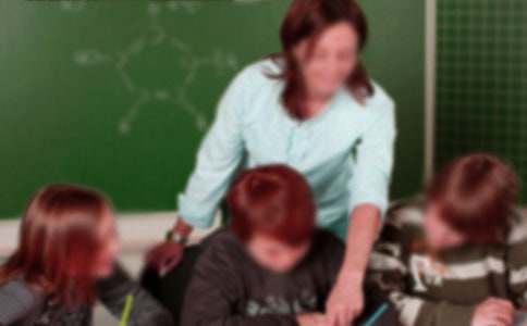 关于老师推荐学生的推荐信范文