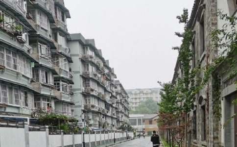 房产居间买卖协议书