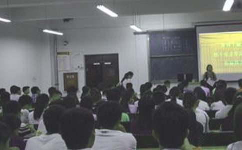 客户经理竞聘演讲稿模板