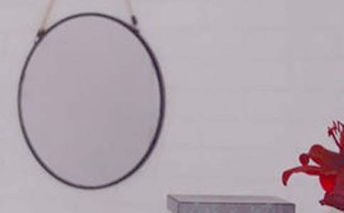 猪八戒照镜子歇后语