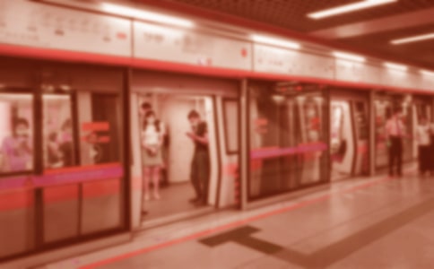 《地铁站的小女孩》观后感