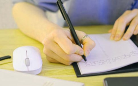 《皇帝的新装》小学读后感范文450字