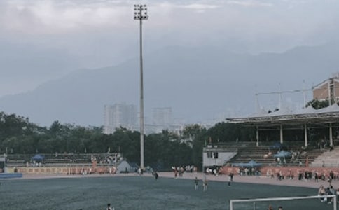 操场的畅想与回顾高中说明文