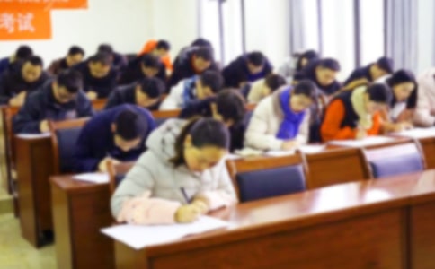 初一期中考试英语作文（精选5篇）