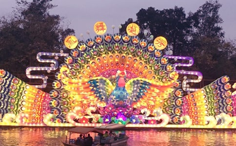 那烙在心底的荷花灯作文