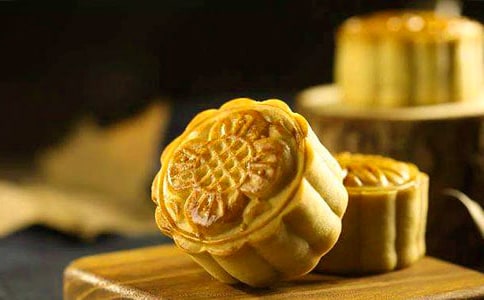 天上月亮地下月饼高中作文