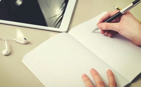 遗落在秋风中的那片叶子高一作文