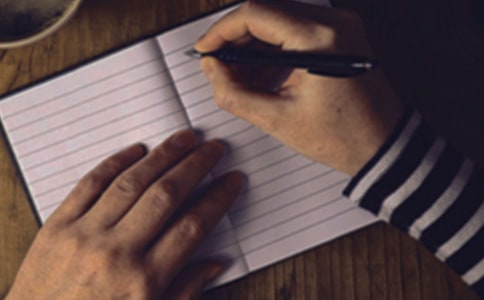 《喜欢剪纸》作文