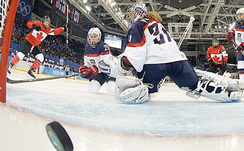 打冰球发生的感动小学作文