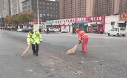 小区的环卫工人小学四年级作文