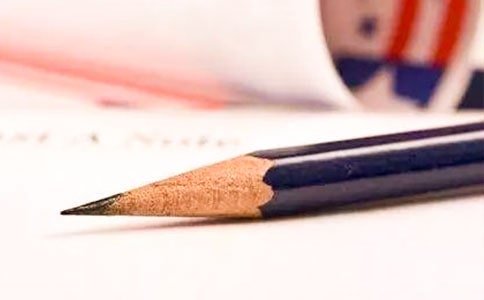 2H铅笔与奶奶作文