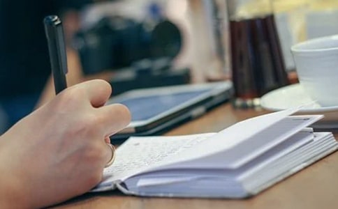 小白兔助人为乐三年级作文