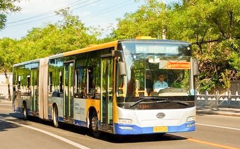 等公交车叙事作文