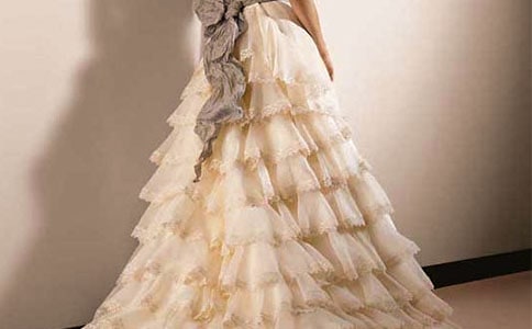 花裙子和厚棉袄想象作文