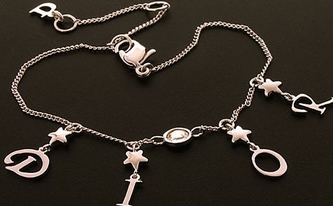 那份藏银手链的爱叙事作文