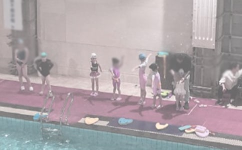 假期学游泳交朋友小学作文