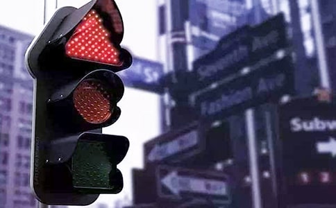 人生中的那盏红绿灯优秀作文